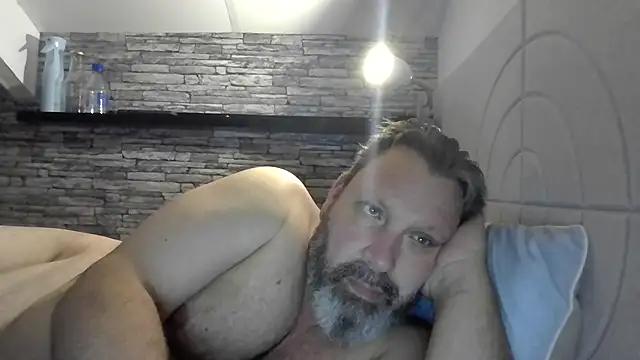 Snapshot of BigMan738@xh chatting on 06-22-26, 10:40 BigMan738xh online show from 06-22-26, 10:40