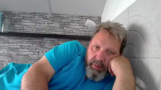 Snapshot of BigMan738@xh chatting on 06-16-26, 06:19 BigMan738xh online show from 06-16-26, 06:19