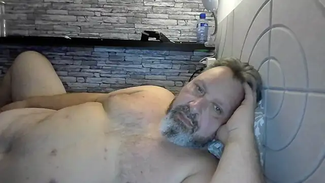 Snapshot of BigMan738@xh chatting on 05-21-26, 10:40 BigMan738xh online show from 05-21-26, 10:40