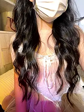 Snapshot of LINNIE05 chatting on 01-12-26, 08:54 LINNIE05 online show from 01-12-26, 08:54