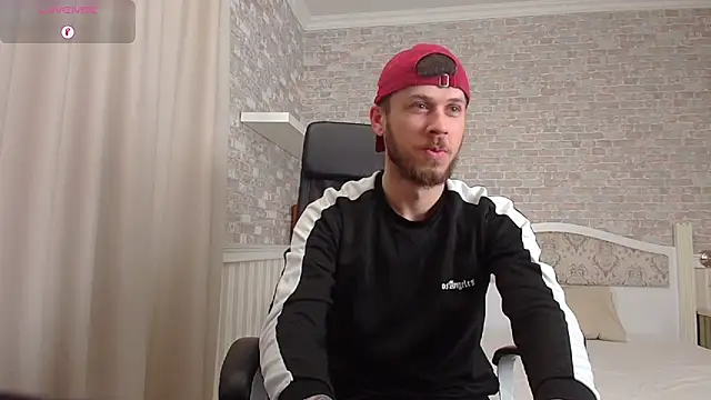 Snapshot of JonahShaw chatting on 04-20-26, 04:04 JonahShaw online show from 04-20-26, 04:04