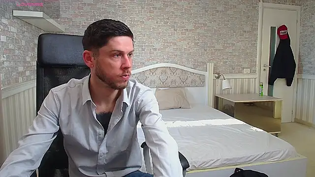 Snapshot of JonahShaw chatting on 05-04-26, 04:27 JonahShaw online show from 05-04-26, 04:27