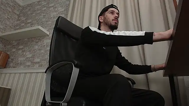 JonahShaw online show from 10-18-25, 04:36