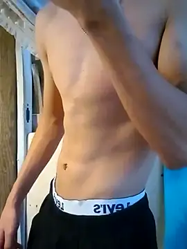 Snapshot of LUISSLEONN0958 chatting on 09-27-25, 09:43 LUISSLEONN0958 online show from 09-27-25, 09:43