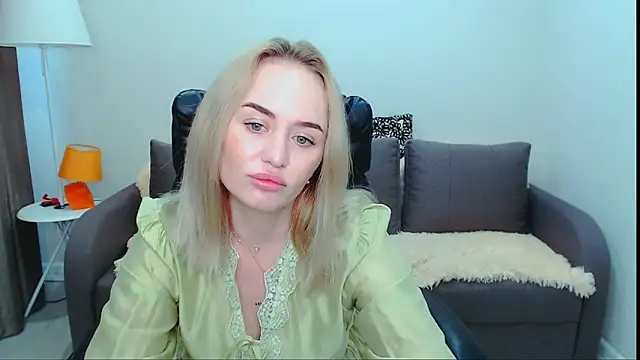 LiluMoon   online show from 05-17-26, 11:21