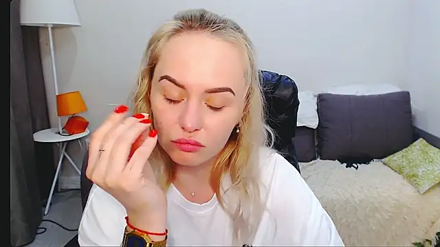 LiluMoon   online show from 04-02-26, 06:36