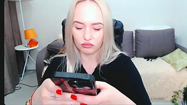 LiluMoon   online show from 04-03-26, 03:51