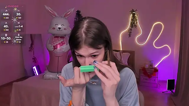 Lisa Blossom online show from 04-08-26, 06:04