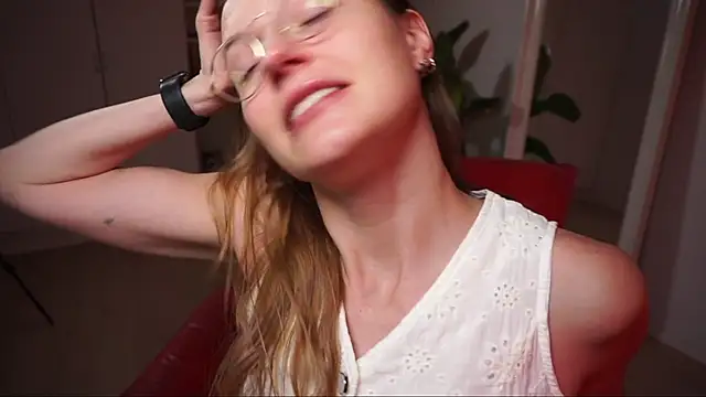 Scorpion Peach online show from 11-28-25, 02:50