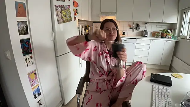 Scorpion Peach online show from 11-07-25, 10:20