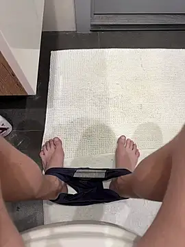 Snapshot of myPriority01 chatting on 10-11-25, 10:05 myPriority01 online show from 10-11-25, 10:05