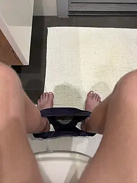 Snapshot of myPriority01 chatting on 10-26-25, 11:10 myPriority01 online show from 10-26-25, 11:10