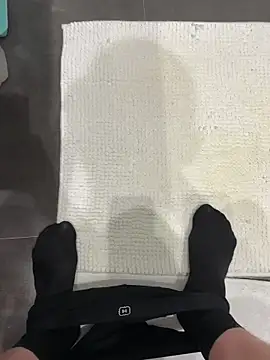 Snapshot of myPriority01 chatting on 10-30-25, 05:43 myPriority01 online show from 10-30-25, 05:43