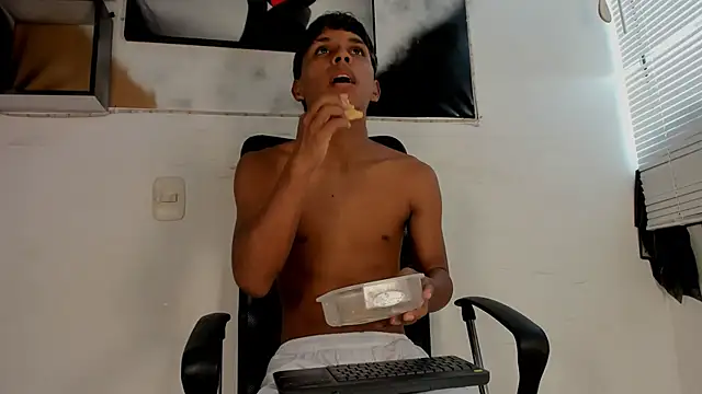 tyler twink boy online show from 09-10-25, 01:21