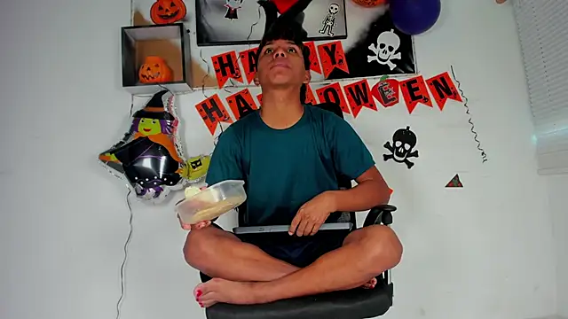 tyler twink boy online show from 10-28-25, 12:26