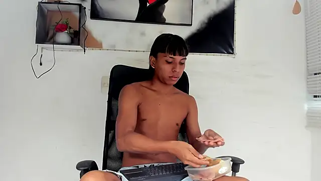 tyler twink boy online show from 11-28-25, 12:38