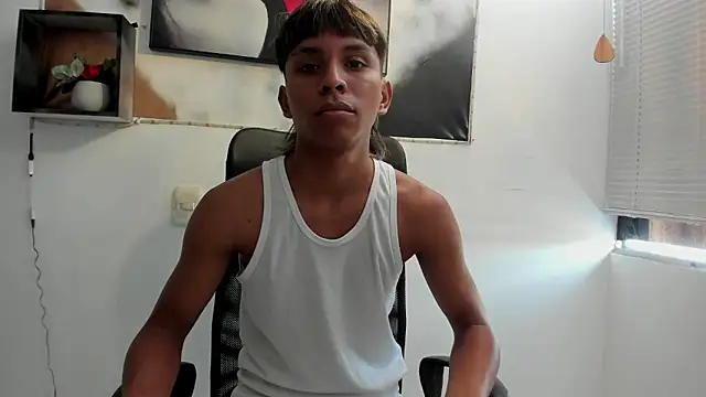 tyler twink boy online show from 01-10-26, 02:01