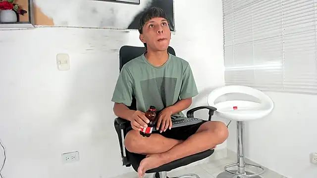 tyler twink boy online show from 09-27-25, 01:06