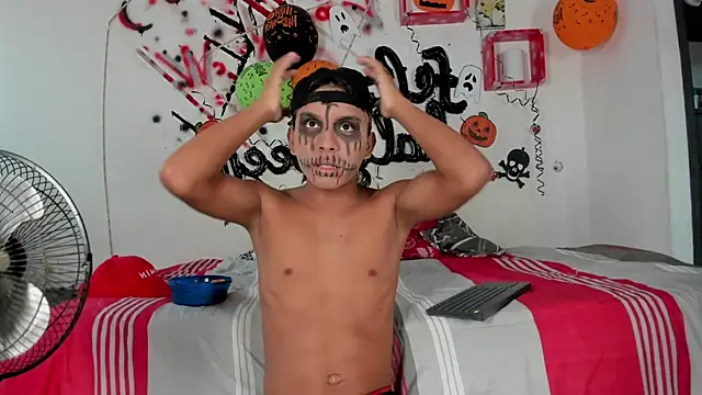 tyler twink boy online show from 10-31-25, 01:19