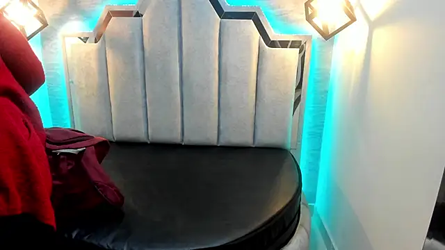  Emily rosee  online show from 10-06-25, 11:22