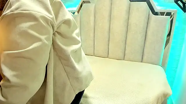  Emily rosee  online show from 09-27-25, 12:22