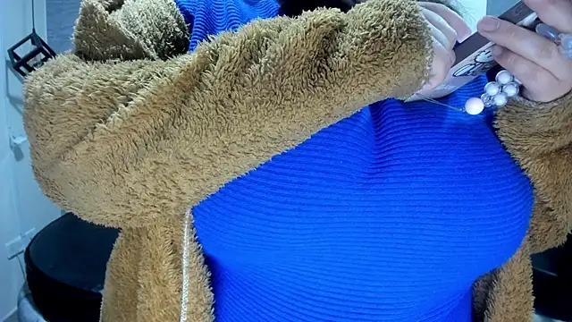  Emily rosee  online show from 10-03-25, 11:23