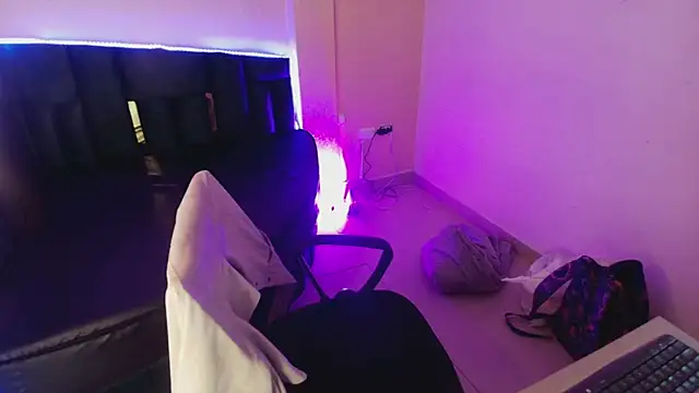  Emily rosee  online show from 11-29-25, 01:44