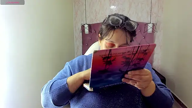  Emily rosee  online show from 10-02-25, 12:19