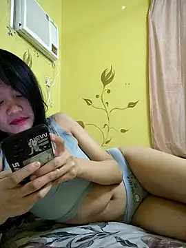 Snapshot of YayeeShow chatting on 10-19-25, 07:38 YayeeShow online show from 10-19-25, 07:38