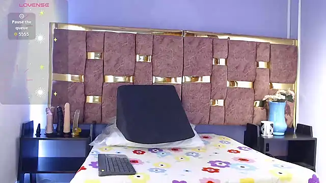 shantall 05 online show from 11-11-25, 07:52