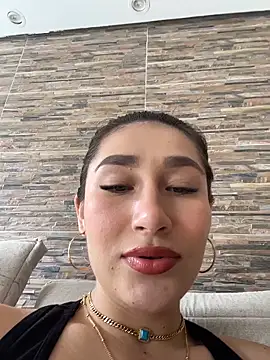 Isa Villamarin online show from 10-14-25, 02:50