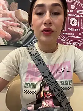 Isa Villamarin online show from 10-24-25, 03:11