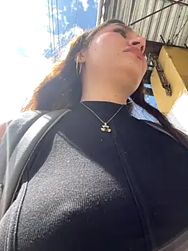 Isa Villamarin online show from 09-10-25, 03:00