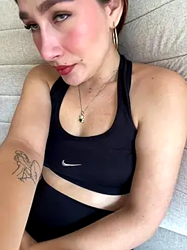 Isa Villamarin online show from 09-25-25, 03:07