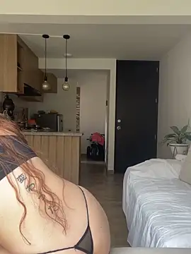 Isa Villamarin online show from 09-30-25, 03:40