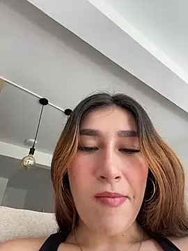 Isa Villamarin online show from 10-07-25, 03:13