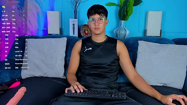 Leo Savage  online show from 01-14-26, 02:59