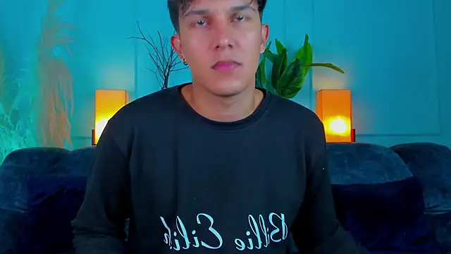 Leo Savage  online show from 02-21-26, 03:41