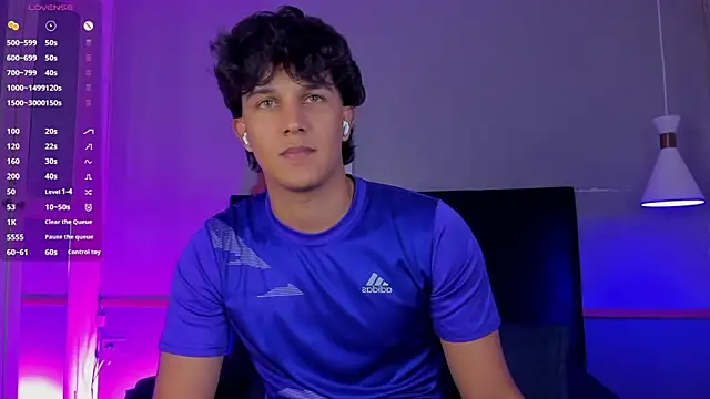 Leo Savage  online show from 11-25-25, 03:51