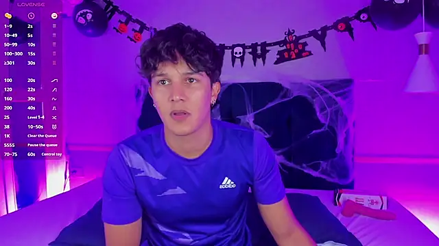 Leo Savage  online show from 10-21-25, 04:34