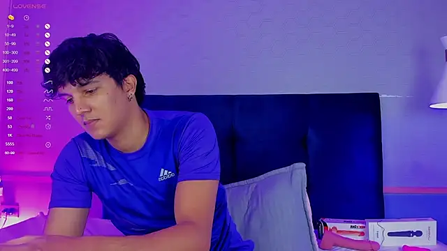 Leo Savage  online show from 11-09-25, 03:54