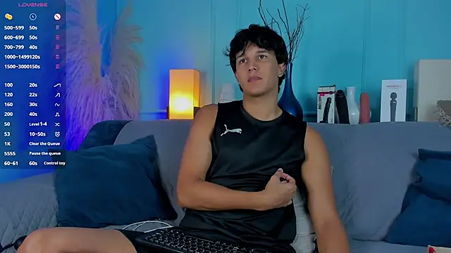 Leo Savage  online show from 11-30-25, 03:07