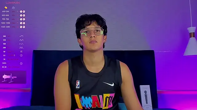 Leo Savage  online show from 11-05-25, 03:42