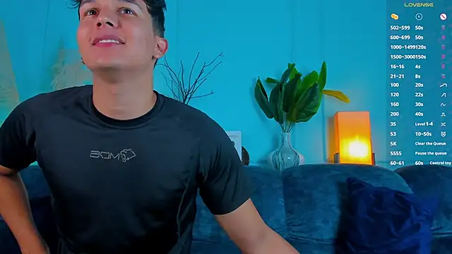 Leo Savage  online show from 02-24-26, 03:07