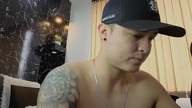 Snapshot of Alexander_ferre chatting on 01-10-26, 01:50 Alexander ferre online show from 01-10-26, 01:50