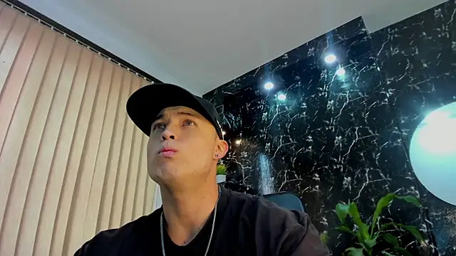 Snapshot of Alexander_ferre chatting on 10-15-25, 12:57 Alexander ferre online show from 10-15-25, 12:57