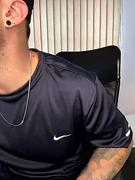 Snapshot of Alexander_ferre chatting on 01-13-26, 01:26 Alexander ferre online show from 01-13-26, 01:26