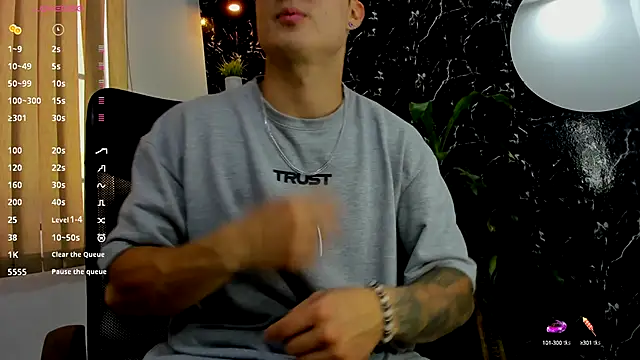 Snapshot of Alexander_ferre chatting on 09-29-25, 01:50 Alexander ferre online show from 09-29-25, 01:50