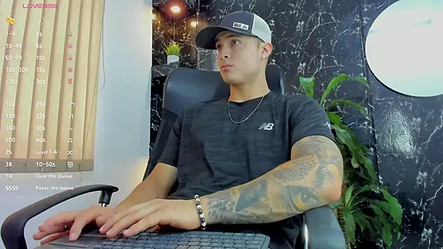 Snapshot of Alexander_ferre chatting on 10-01-25, 01:15 Alexander ferre online show from 10-01-25, 01:15