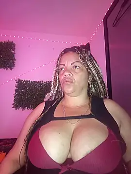 Eva Luxei online show from 12-15-25, 08:20